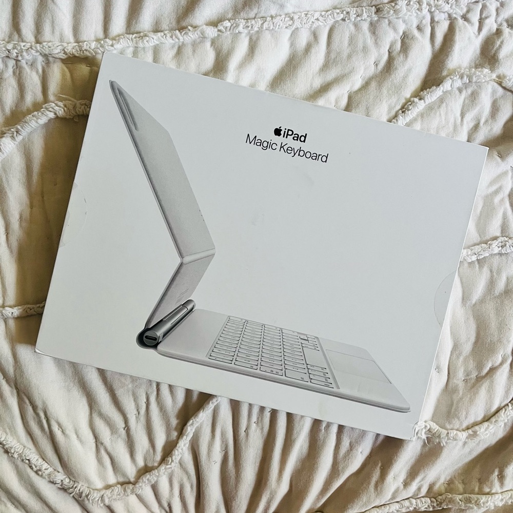 Apple Magic Keyboard: iPad Keyboard Case - White